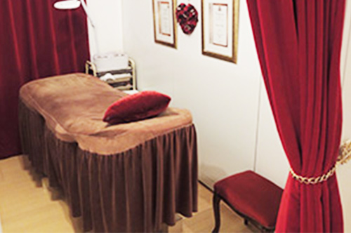 ネイル・脱毛・まつエク・極上の環境でゆったり施術